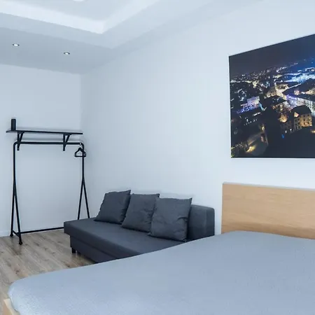 Apartment Magic Place Parking, Air Conditioning, Self Check In *